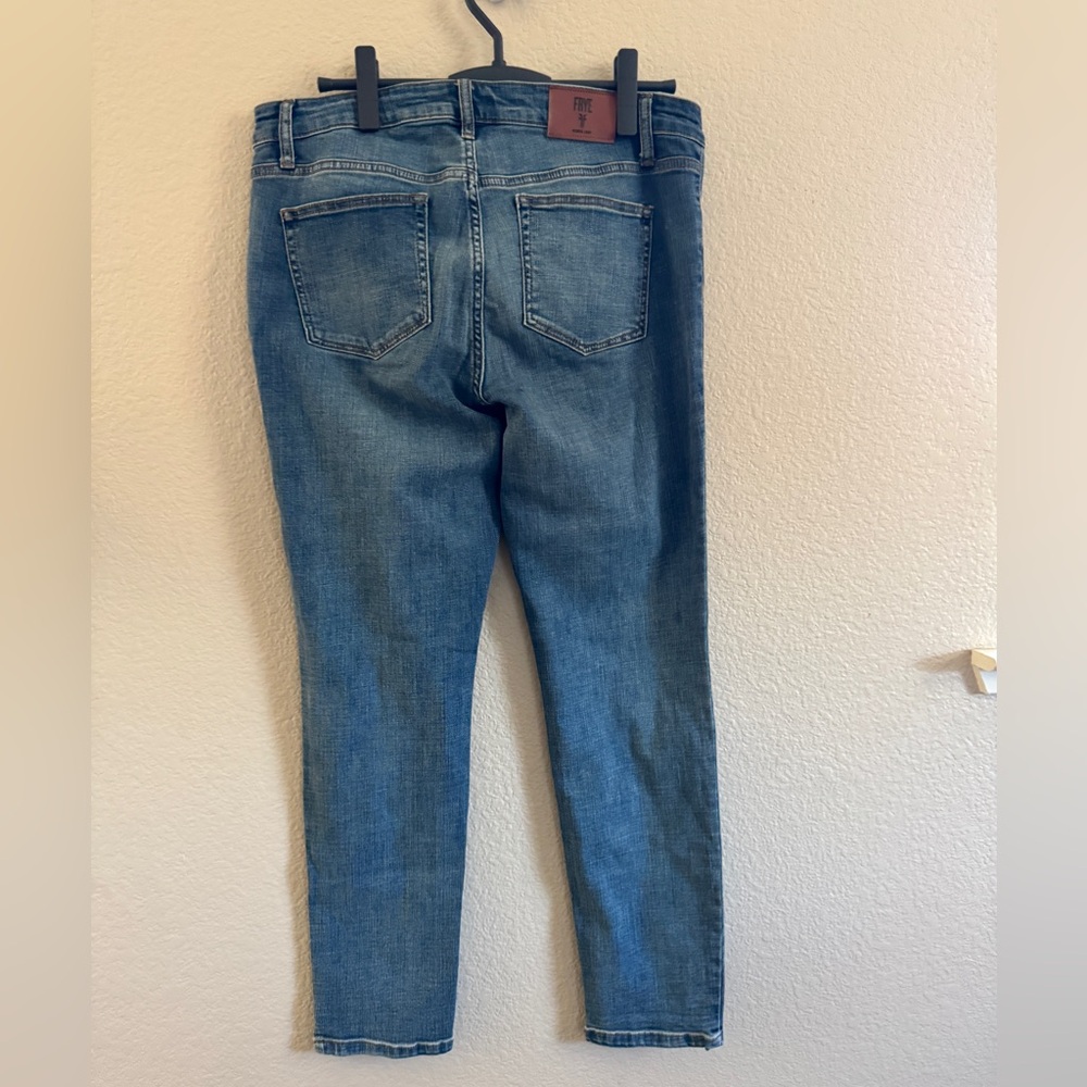 Frye Veronica Medium Wash Mid Rise Size 12 - Picture 2 of 5